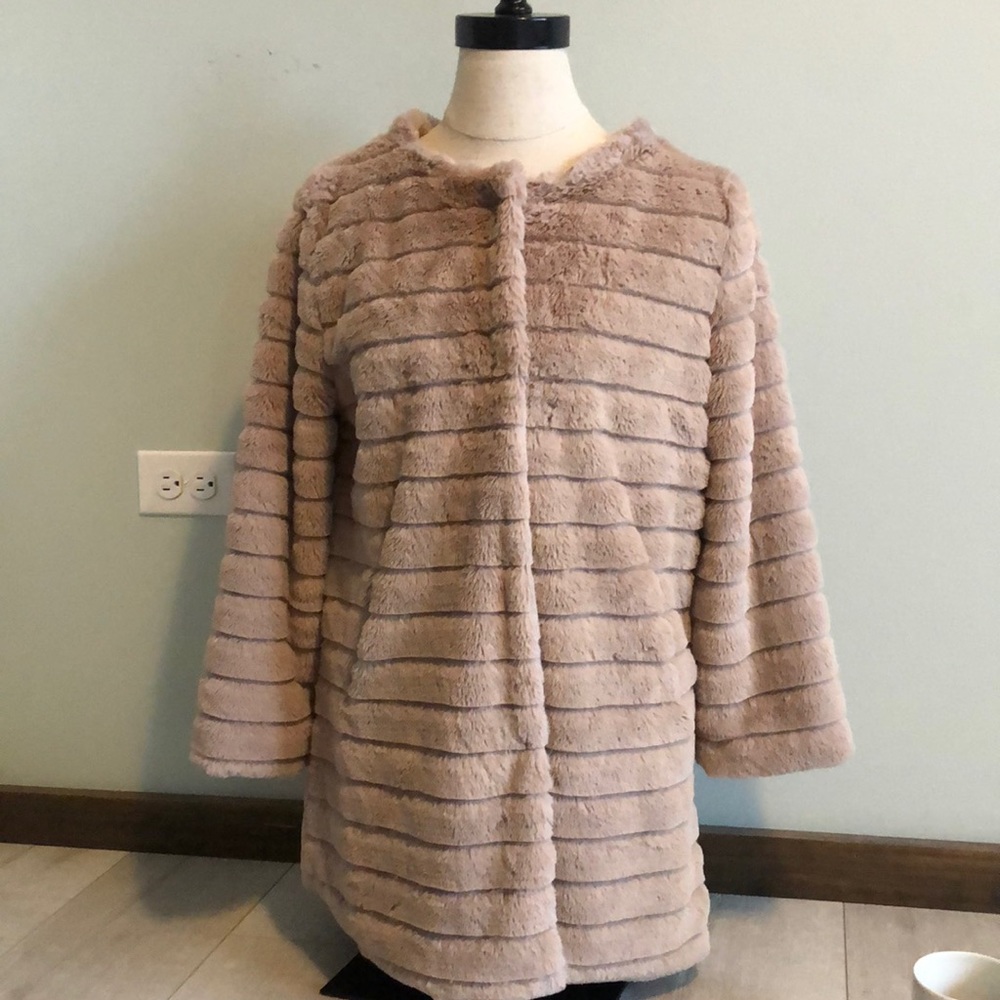 Size medium tan/blush faux chinchilla 3/4 length coat